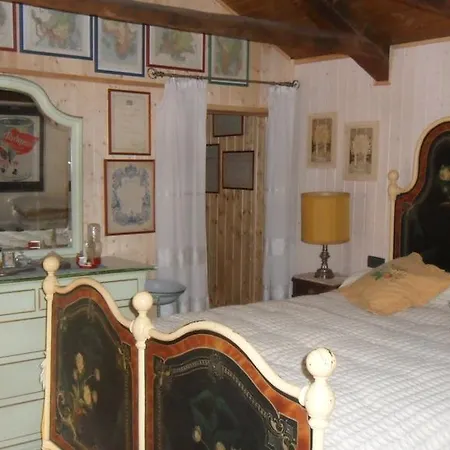 La Vieille Maison Biselli Tende